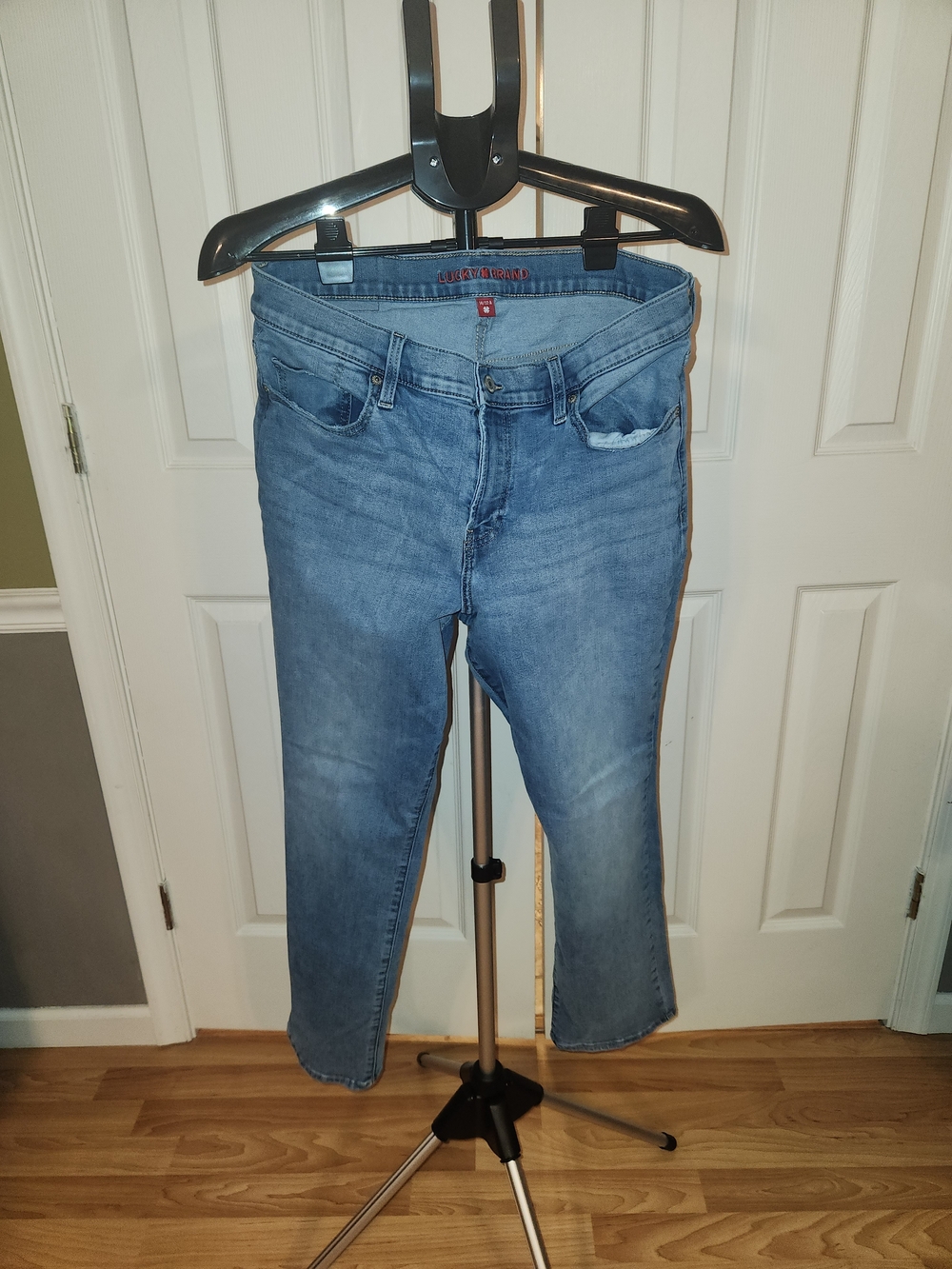 Lucky Brand Straight Leg Women’s Jeans in Light Blue Denim